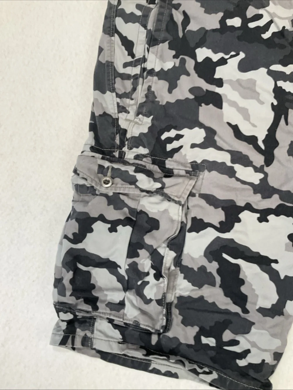 Levi's Cargo Shorts Black & Gray Camo Utility Pockets Baggy Men's Size 34